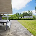 Feriehus Three-Bedroom Holiday home in Asnæs 1
